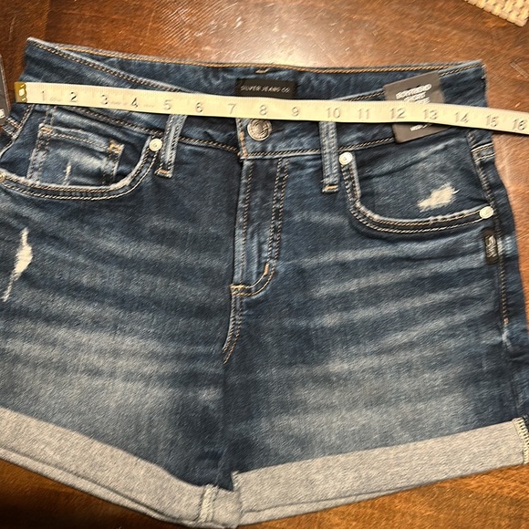 Silver Jeans Suki Jean Short.”Boyfriend Short Mid Rise” multiple sizes available - Picture 15 of 16